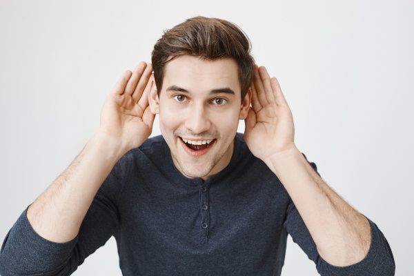 自分の話ばかりではなく、人の話をちゃんと聞いてくれる男性